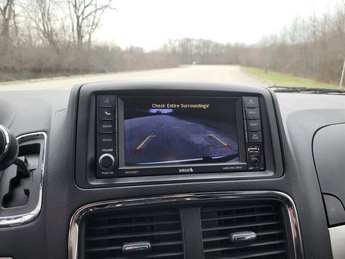 Used 2018 Dodge Grand Caravan GT image 28