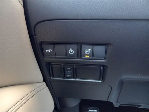 Used 2024 Nissan Armada Platinum w/ Captain's Chairs Package image 29