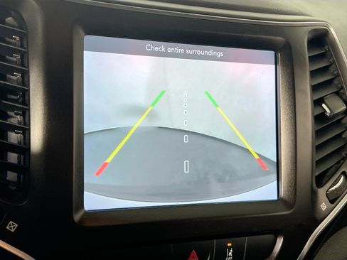 Used 2022 Jeep Cherokee Trailhawk w/ Trailer Tow Group image 13