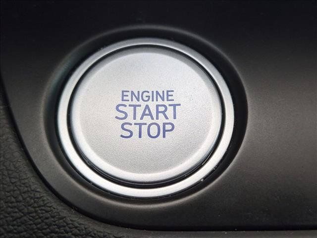 Used 2023 Hyundai Elantra Limited FWD image 15