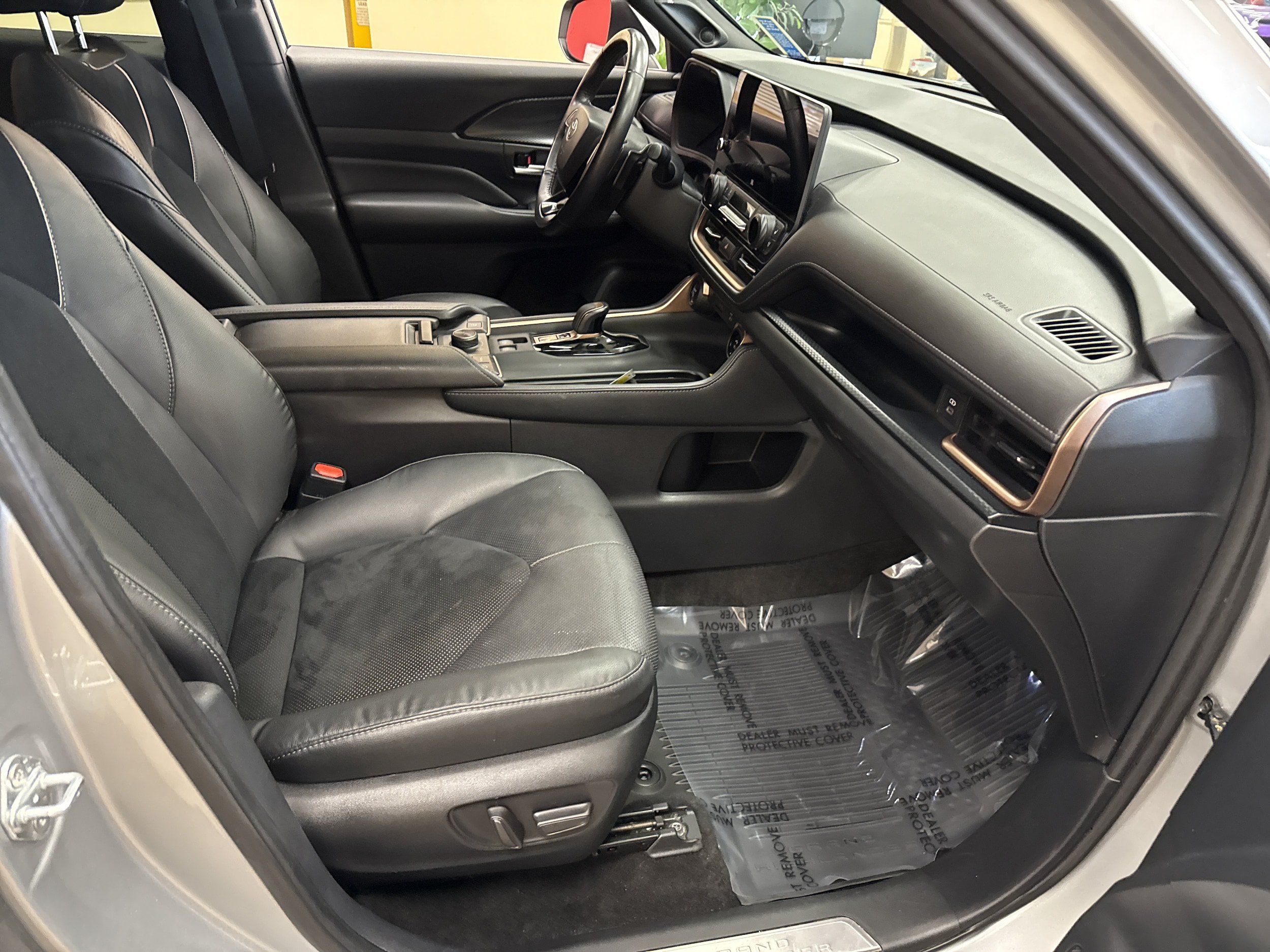 Used 2024 Toyota Grand Highlander AWD Hybrid image 17