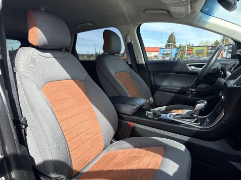 Used 2018 Ford Edge SEL w/ SEL Appearance Package AWD/4WD image 16