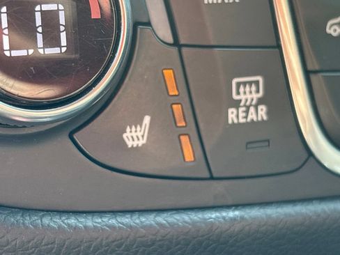 Used 2019 Chevrolet Equinox LT AWD/4WD image 29