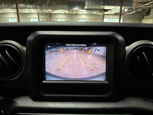 Used 2018 Jeep Wrangler Unlimited Sport S AWD/4WD image 23