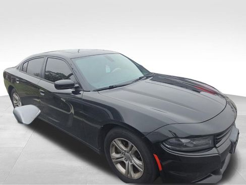 Used 2020 Dodge Charger SXT w/ Leather Interior Group image 4