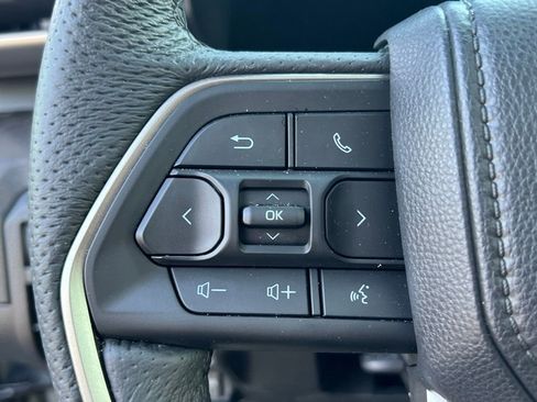 Used 2025 Toyota Tacoma Limited image 22