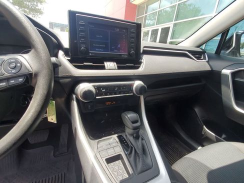 Used 2022 Toyota RAV4 LE FWD image 23