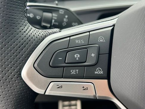 New 2026 Volkswagen Tiguan SE R-Line image 30