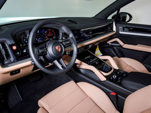 New 2026 Porsche Cayenne image 4