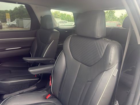 Used 2025 Hyundai Palisade SEL FWD image 9