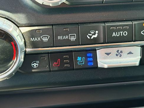 Used 2023 Ford F250 Lariat w/ Lariat Ultimate Package AWD/4WD image 21