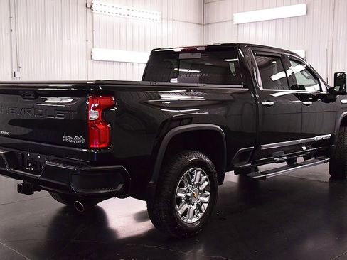 Used 2024 Chevrolet Silverado 2500 High Country w/ Z71 Off-Road Package AWD/4WD image 9