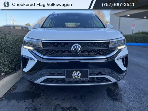 Used 2022 Volkswagen Taos SE image 13