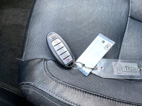 Used 2019 Nissan Rogue SL image 36