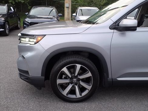 Used 2024 Honda Pilot Touring image 7
