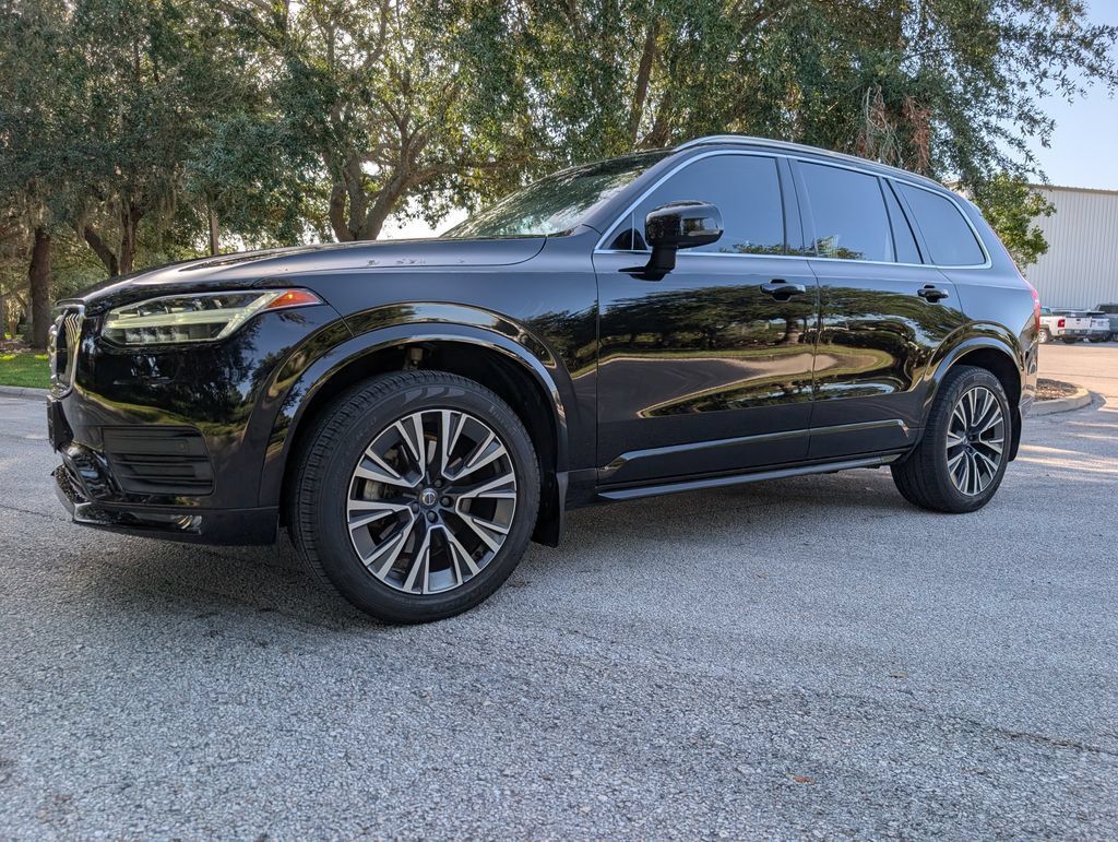 Used 2021 Volvo XC90 T6 Momentum w/ Climate Package AWD/4WD image 3