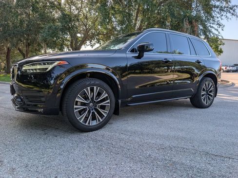 Used 2021 Volvo XC90 T6 Momentum w/ Climate Package AWD/4WD image 3