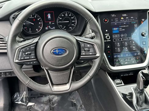 Used 2025 Subaru Outback Premium AWD/4WD image 2