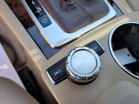 Used 2014 Mercedes-Benz C 250 Sedan image 26