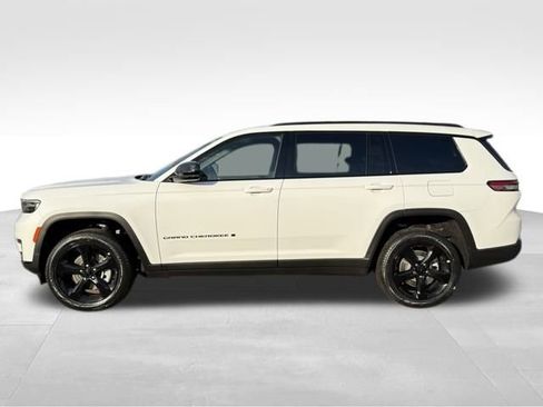 New 2025 Jeep Grand Cherokee L Limited w/ Black Appearance Package image 4