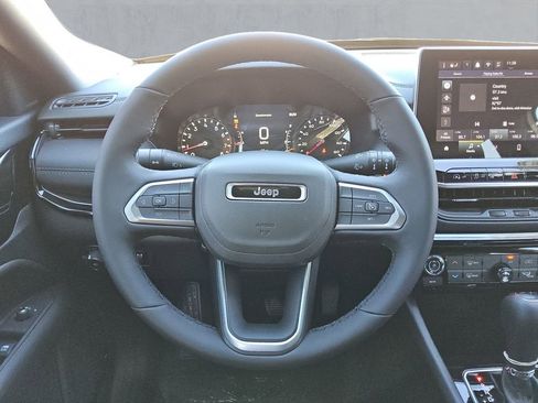 New 2026 Jeep Compass Latitude image 12