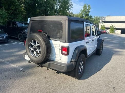 Used 2018 Jeep Wrangler Unlimited Sport AWD/4WD image 3