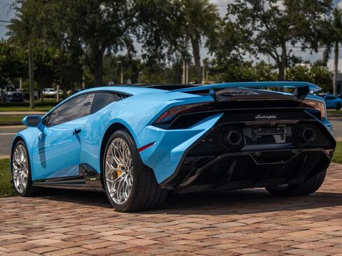 Used 2023 Lamborghini Huracan Tecnica RWD image 3