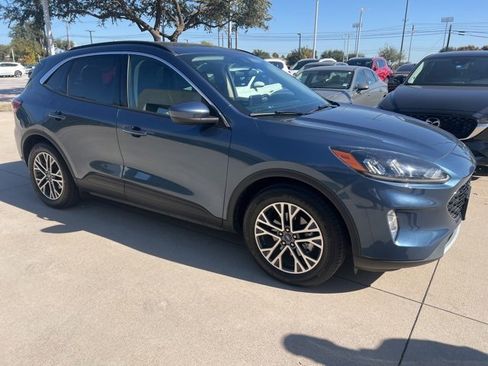 Used 2020 Ford Escape SEL image 2