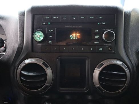 Used 2017 Jeep Wrangler Sport AWD/4WD image 18