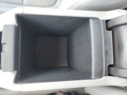 Used 2023 GMC Acadia SLT w/ Technology Package image 35