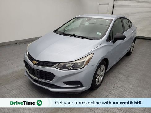 Used 2018 Chevrolet Cruze LS FWD image 1