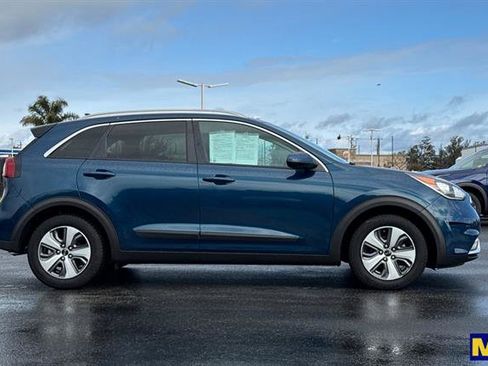 Used 2019 Kia Niro LX image 3