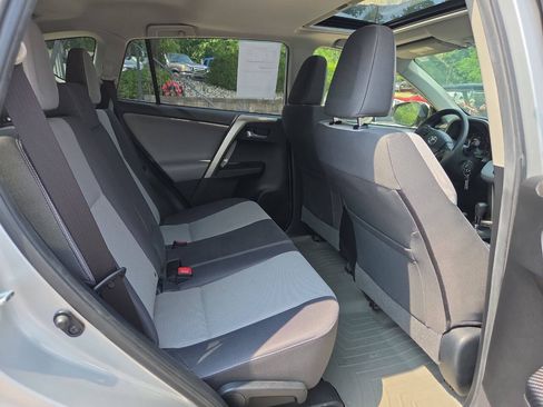 Used 2015 Toyota RAV4 XLE AWD/4WD image 22