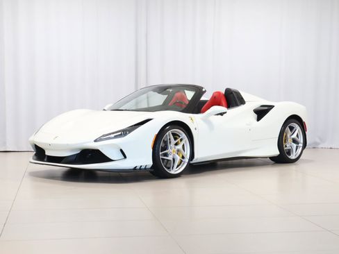 Used 2023 Ferrari F8 Tributo RWD image 3