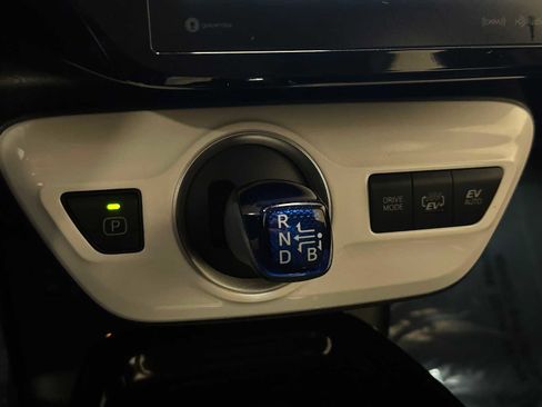 Used 2019 Toyota Prius Prime Premium image 16