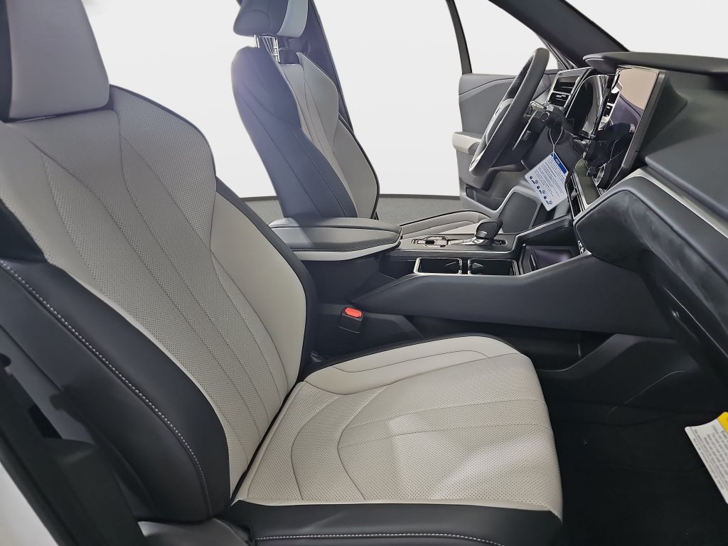 New 2026 Lexus TX 500h AWD image 10