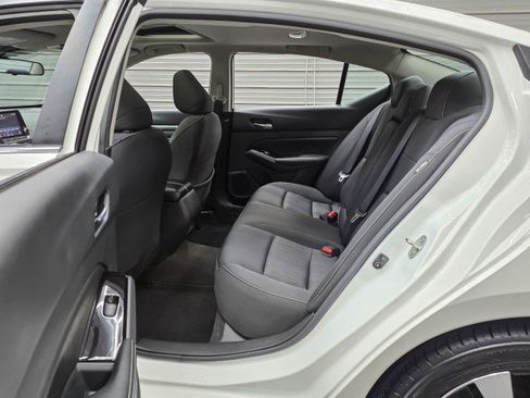 Used 2022 Nissan Altima 2.5 SV w/ SV Premium Package FWD image 15