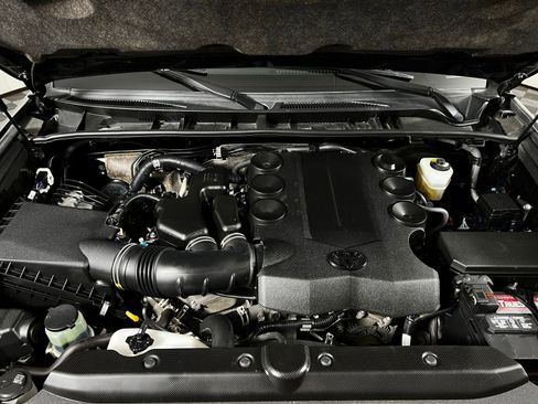 Used 2023 Toyota 4Runner Limited RWD image 9