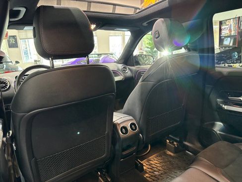 Used 2021 Mercedes-Benz GLB 250 4MATIC image 46