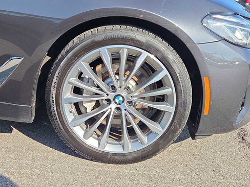 Used 2022 BMW 530i xDrive w/ Premium Package image 2