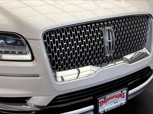 Used 2018 Lincoln Navigator Reserve w/ Technology Package AWD/4WD image 30