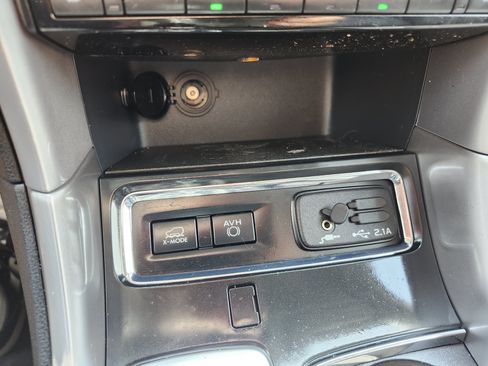 Used 2022 Subaru Ascent Limited AWD/4WD image 9