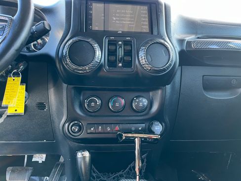 Used 2013 Jeep Wrangler Freedom Edition image 20