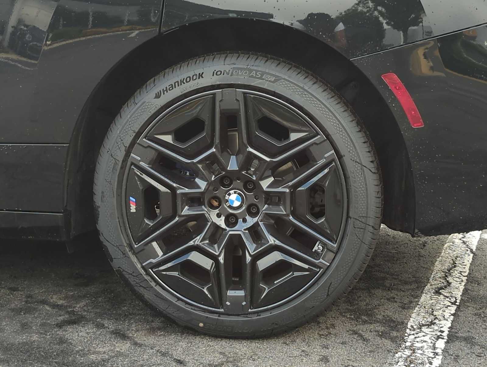 Used 2026 BMW iX xDrive60 w/ M Sport Package AWD/4WD image 13