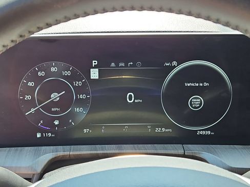 Used 2024 Kia Telluride SX FWD image 13