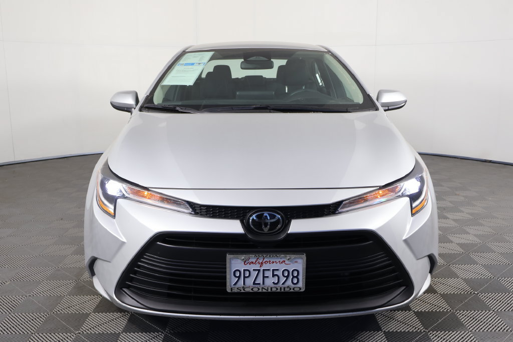 Used 2025 Toyota Corolla LE FWD image 2
