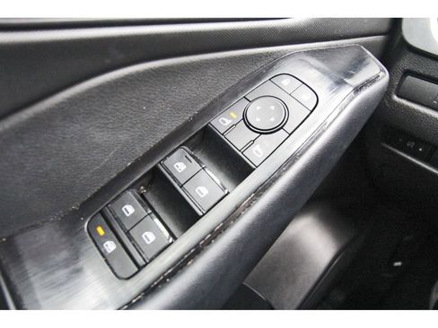 Used 2024 Nissan Rogue S FWD image 15