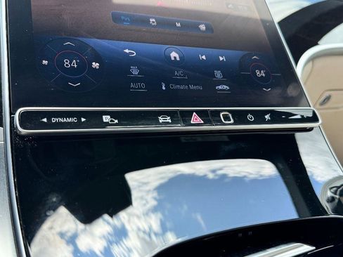 Used 2023 Mercedes-Benz GLC 300 4MATIC image 25