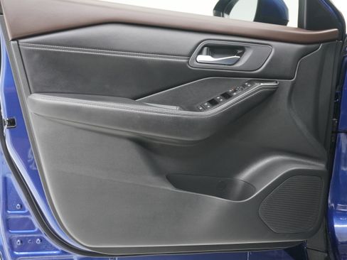 Used 2023 Nissan Rogue SV w/ SV Premium B Package FWD image 14