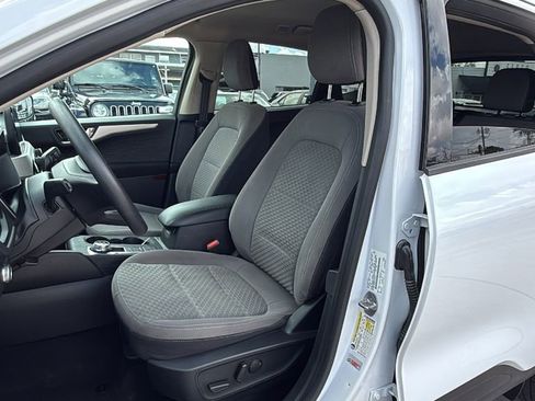 Used 2020 Ford Escape SE image 22